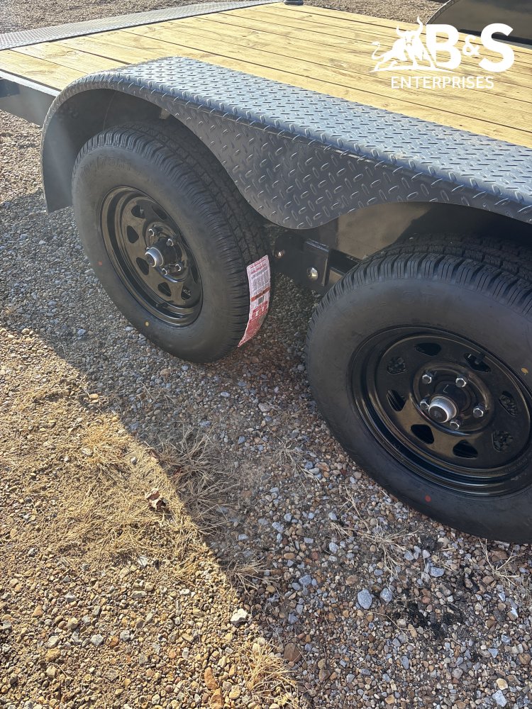 83"x20' Lamar Car Hauler