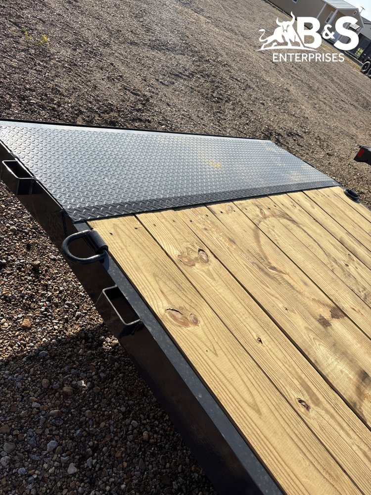 83"x20' Lamar Car Hauler