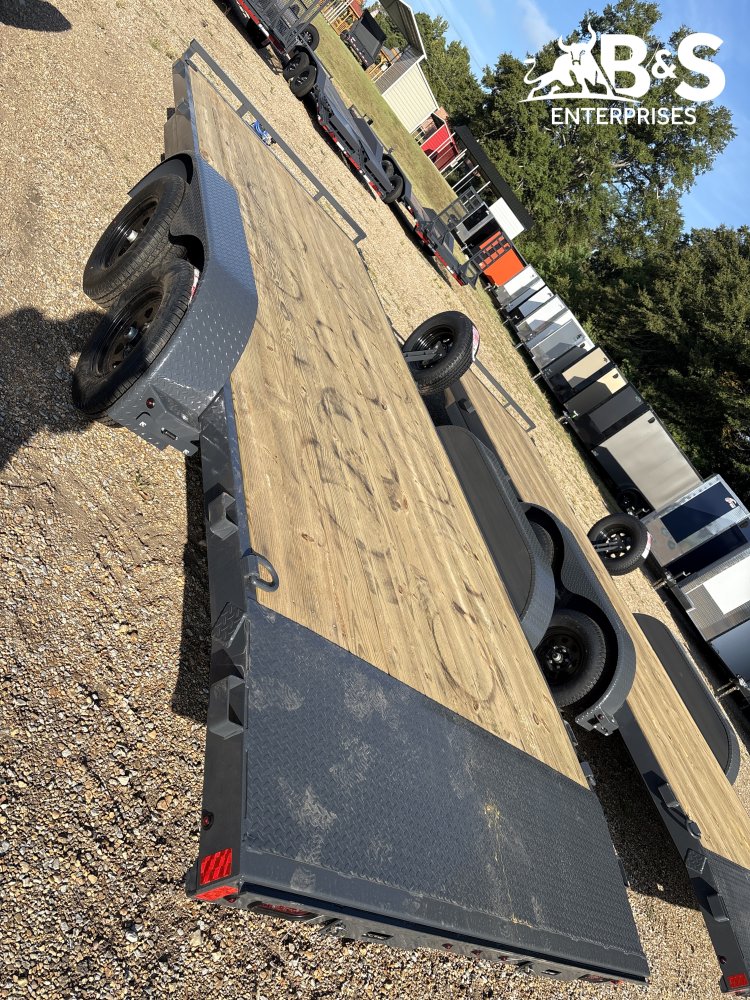 83"x20' Lamar Car Hauler