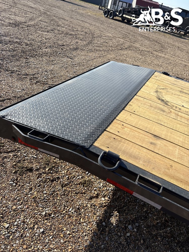 83"x24' Lamar Car Hauler