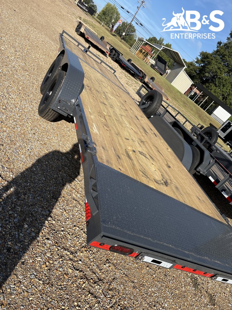 83"x24' Lamar Car Hauler