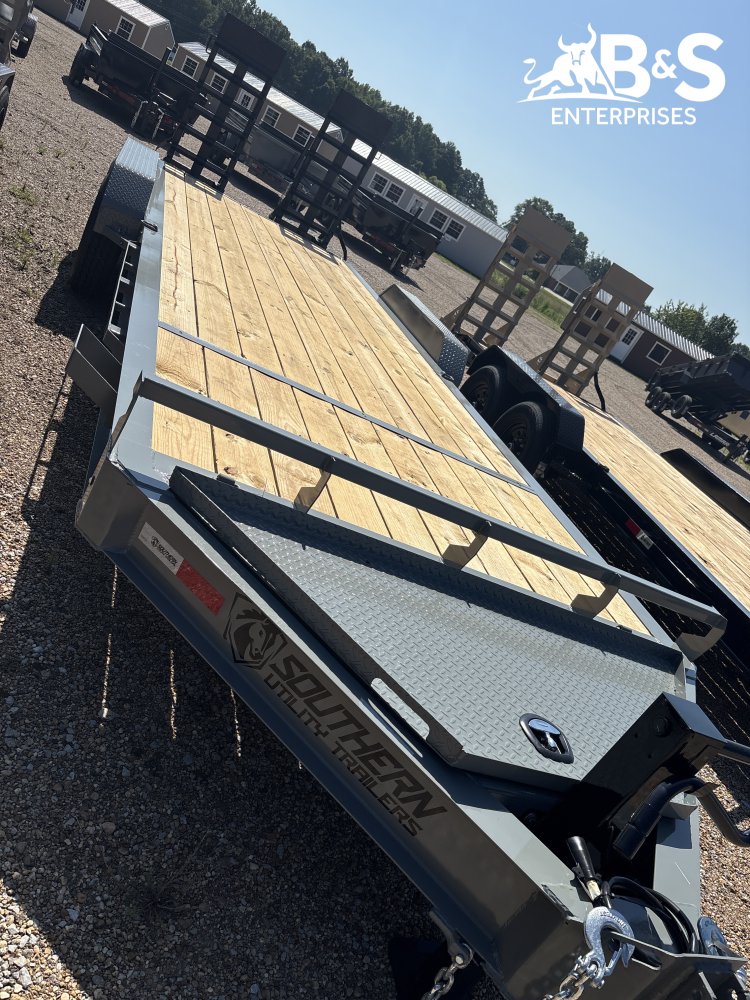 7'x22' Southern Utility Trailers Equipment