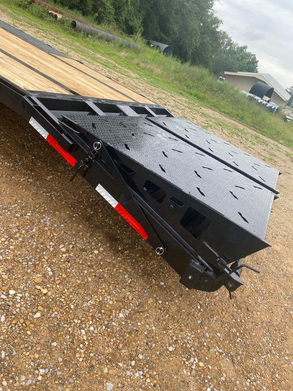 2024 RawMaxx 102"X36 G.N. 20K Flatbed Trailer