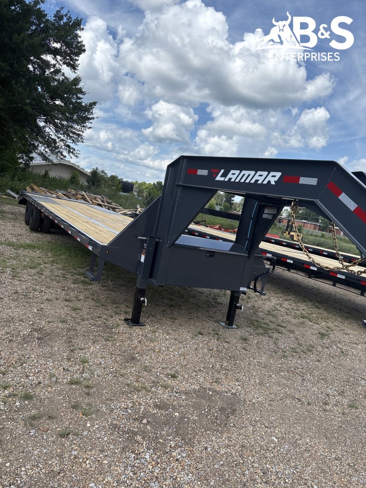 102'x36' Lamar Gooseneck