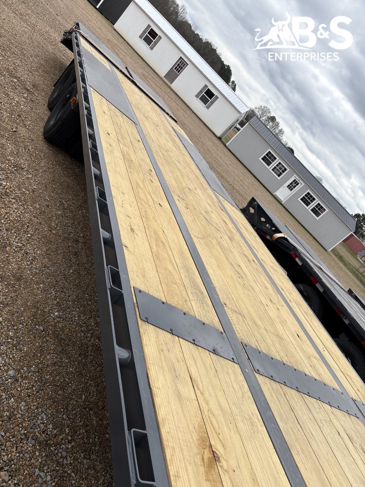 2026 Lamar 102x36 Gooseneck Deckover Equipment Trailer