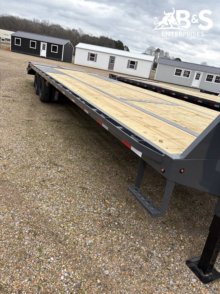 2026 Lamar 102x32 Gooseneck Deckover Equipment Trailer
