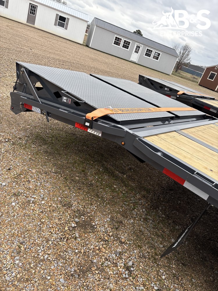 2026 Lamar 102x32 Gooseneck Deckover Equipment Trailer