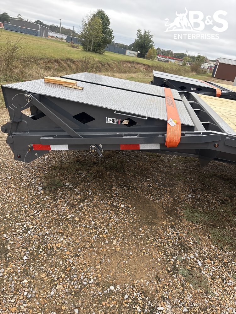 102"x36' Lamar Trailers Gooseneck