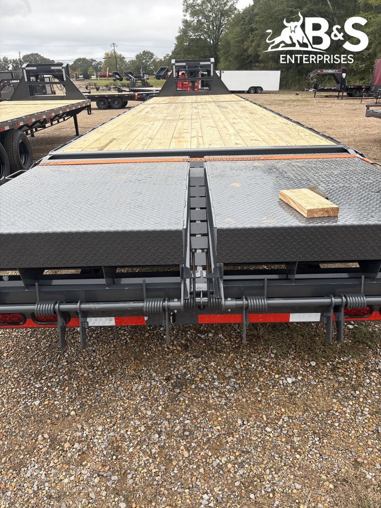 102"x36' Lamar Trailers Gooseneck