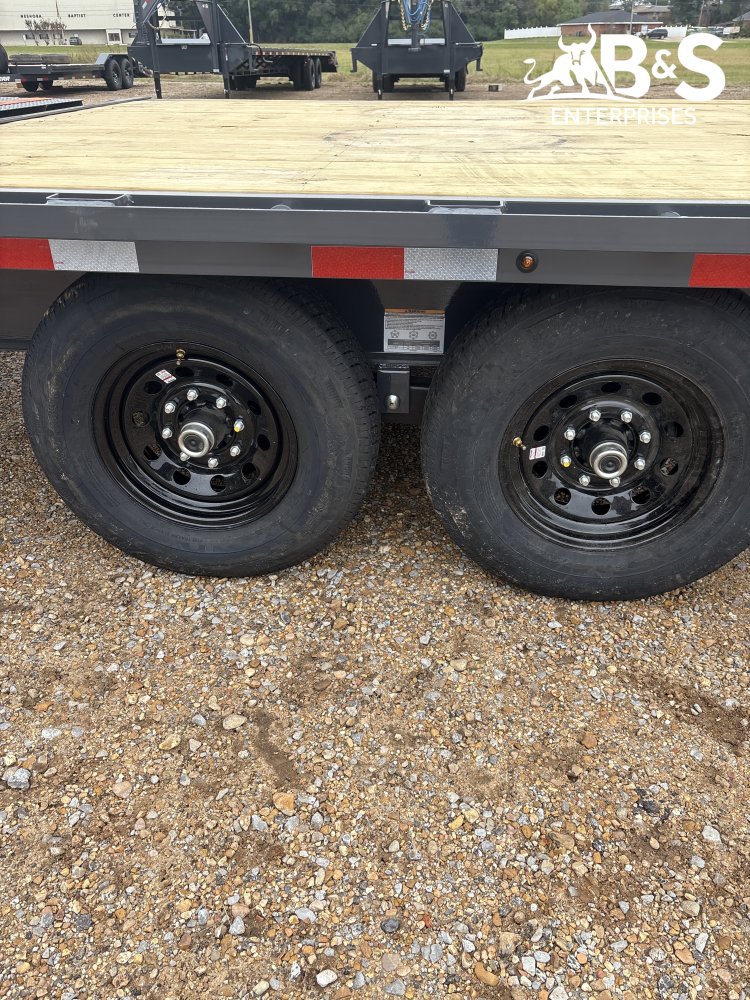 102"x25' Lamar Trailers Gooseneck