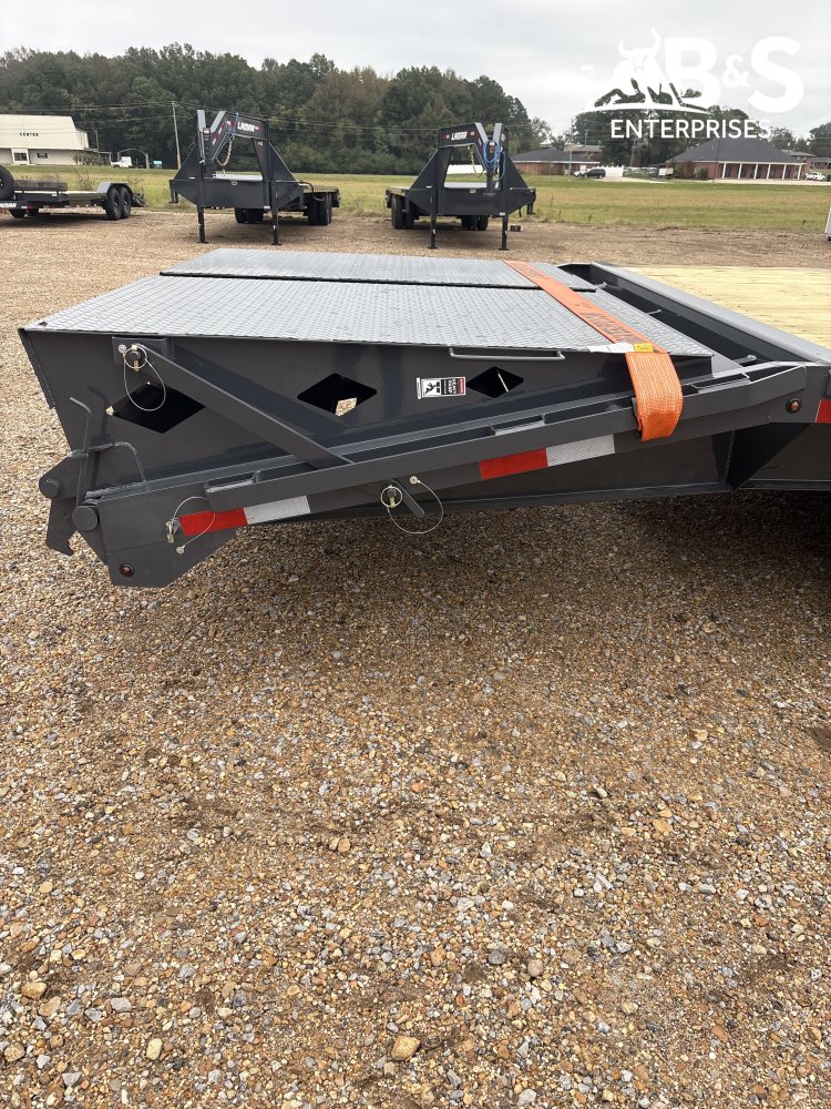 102"x25' Lamar Trailers Gooseneck