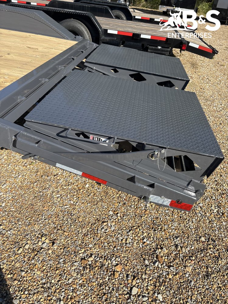 102"x22' Lamar Trailers Equipment