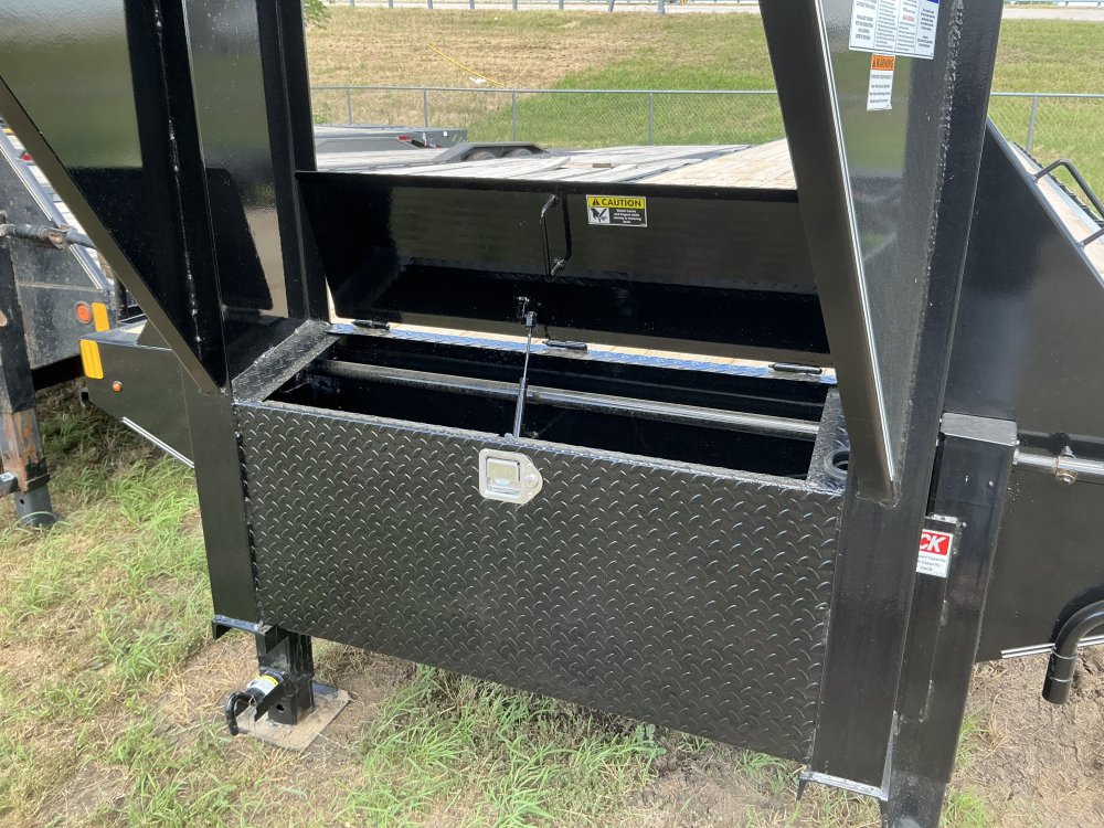 102"x40' Trail Maxx Equipment