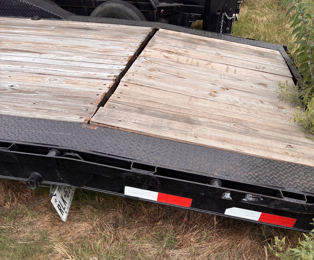 2022 Load Trail 32' Low Boy Equip. - Repo