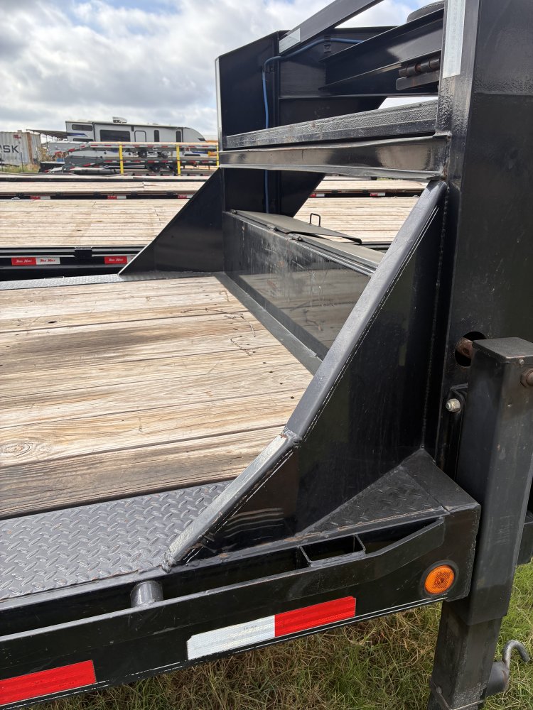 2022 Load Trail 32' Low Boy Equip. - Repo