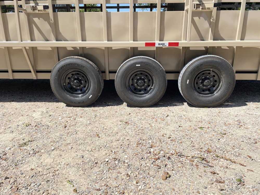 2026 Big Bend 6′ 8″ X 28′ GVWR 21K Metal Top Livestock Trailer- 12182 - 19