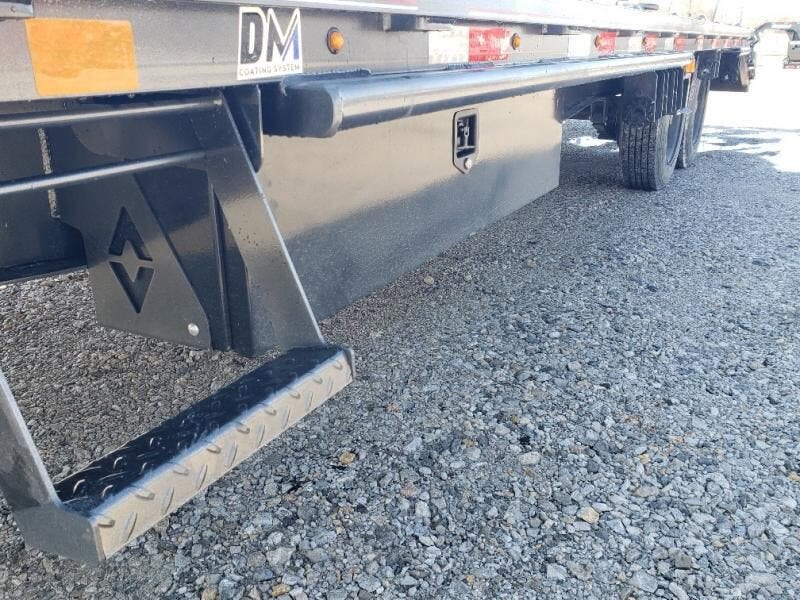 2025 Diamond C Trailers DEC-208 24'x102" Deckover Equipment Trailer W / Max Ramps
