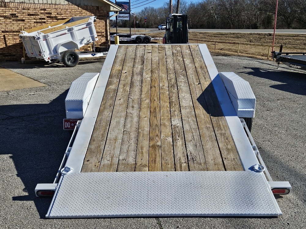 2025 Diamond C Trailers Diamond C HDT-210 24'x82" Tilt Equipment Trailer