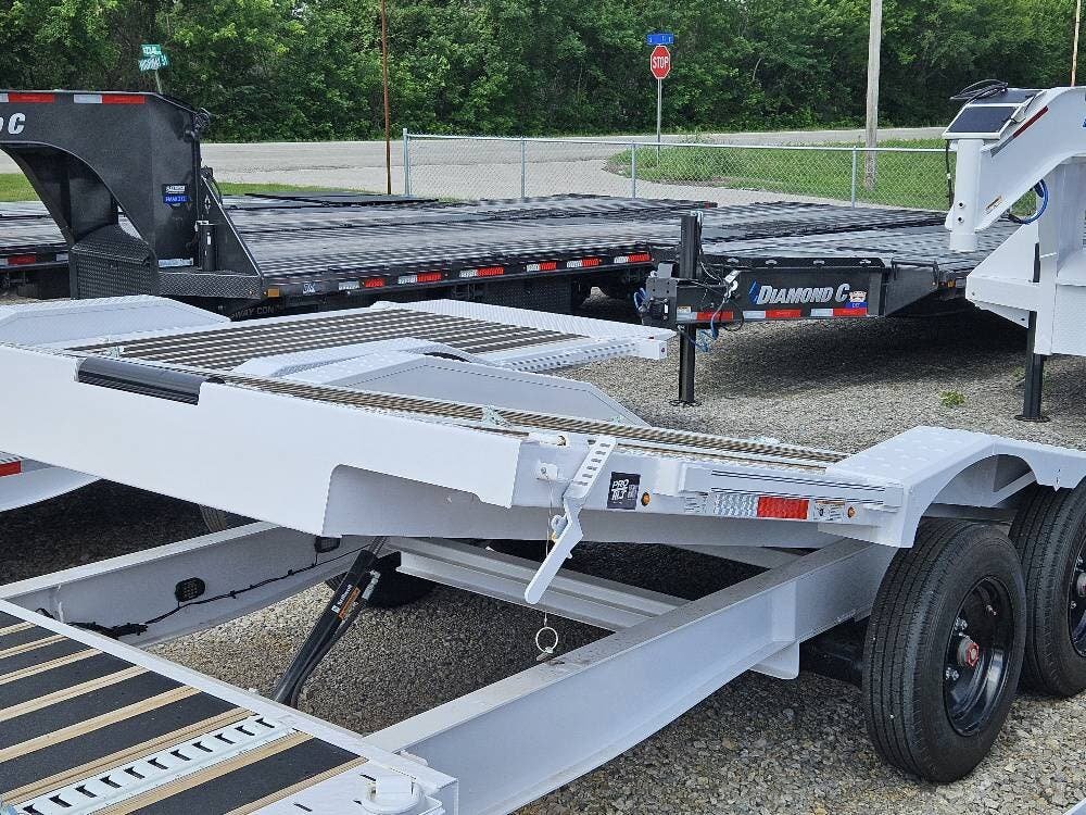 2025 Diamond C Trailers Diamond C HXD-208 Equipment Trailer