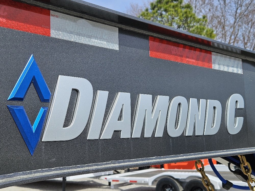 2026 Diamond C Trailers FMAX-212 2.0 28'x102" Deckover Equipment Trailer - PACESETTER EDITION