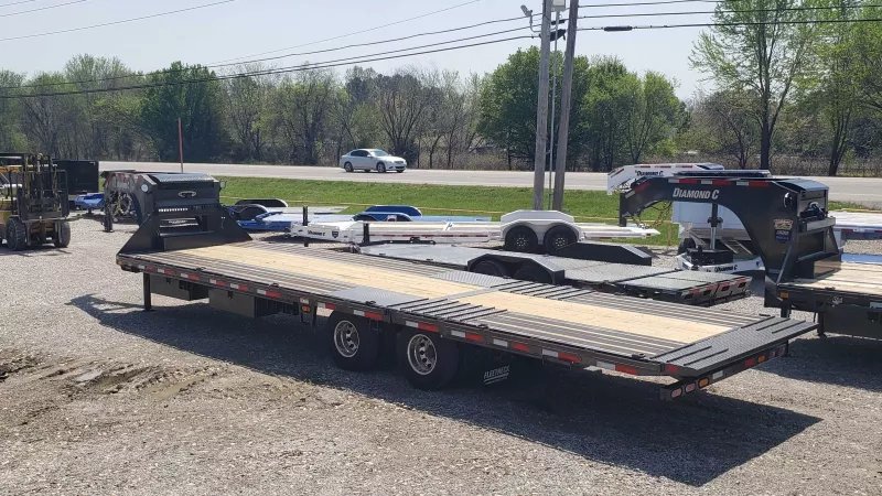 2025 Diamond C Trailers FMAX-212 2.0 32'x102" Hydraulic Dove Equipment Trailer - PACESETTER EDITION