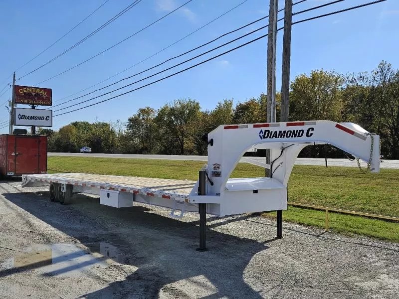2025 Diamond C Trailers FMAX-208 40'x102" Deckover Equipment Trailer
