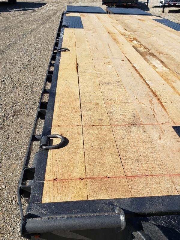 2026 Diamond C Trailers DEC-208 22'x102" Deckover Equipment Trailer
