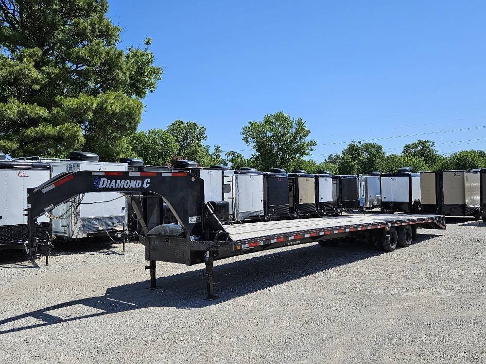 2023 Diamond C Trailers FMAX 210 40' x 102" W / Max Ramps
