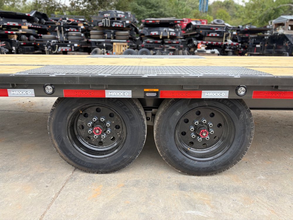 2027 MAXXD Trailers 2027 MaxxD TOX 8.5x22 Tilt Equipment Trailer 17.5K GVWR - 10" I-Beam, 8K Axles, 17.5 Tires, Knife Edge, Wireless Remote, Winch Plate tilt trailers for sale — photo 4 of 16 | Prime Trail Trailers