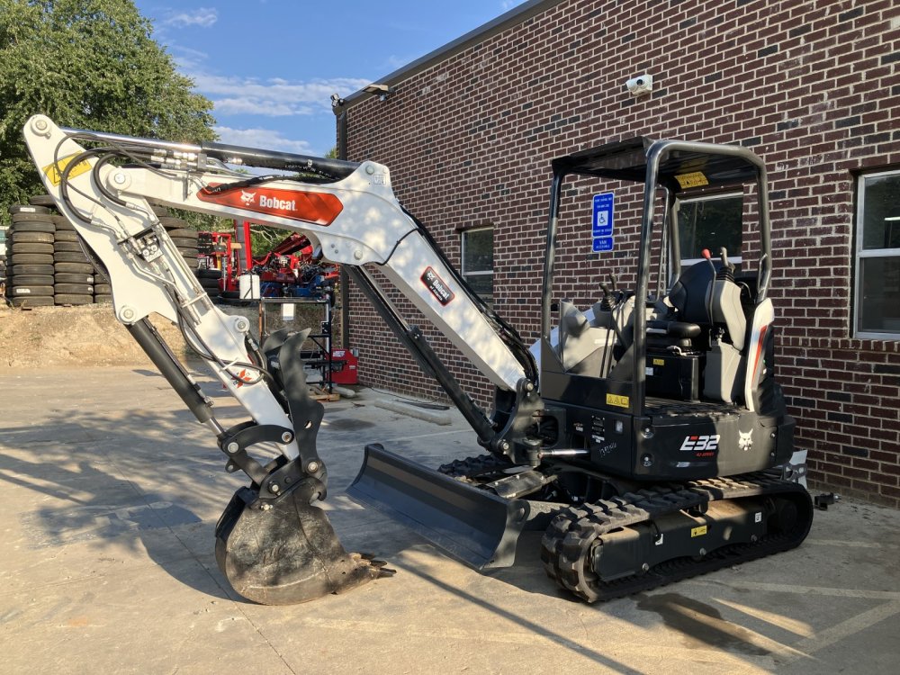 2025 Bobcat E32 Open Canopy Mini Excavator W/ Hydraulic Thumb