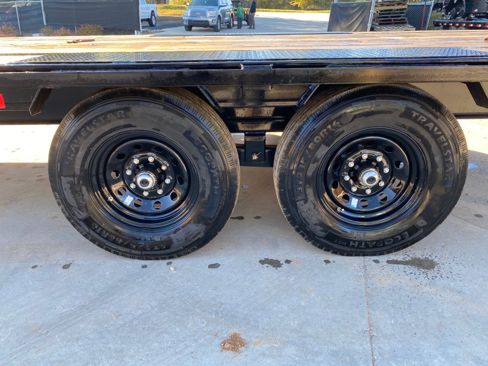 2025 PJ Trailers USED as is 2025 8.5x40 Gooseneck Deckover - 15.6K GVWR, Straight Deck, 8' Pull-Out