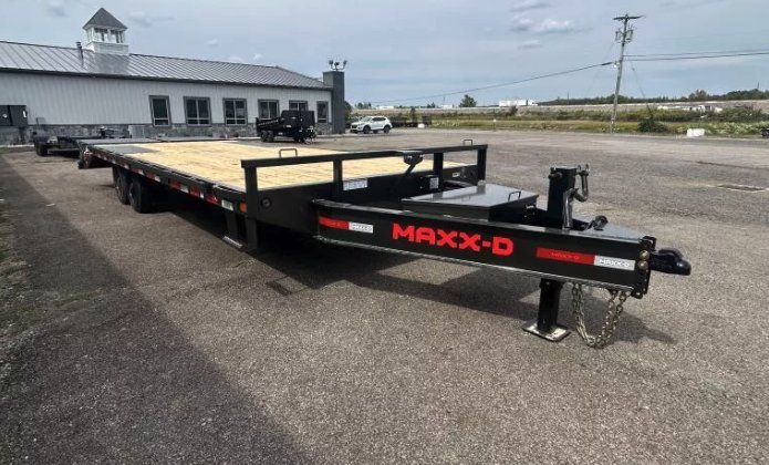 2027 MAXXD Trailers 2027 MaxxD DOX 8.5x22 Equipment Trailer 14K GVWR - 8" I-Beam Frame, 7K Axles, 4'