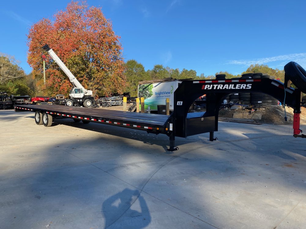 2025-PJ-Trailers-USED-as-is-2025-8.5x40-Gooseneck-Deckover-15.6K-GVWR,-Straight-Deck,-8'-Pull-Out-Ra