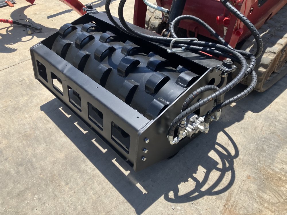 36" Sheeps Foot Vibratory Roller