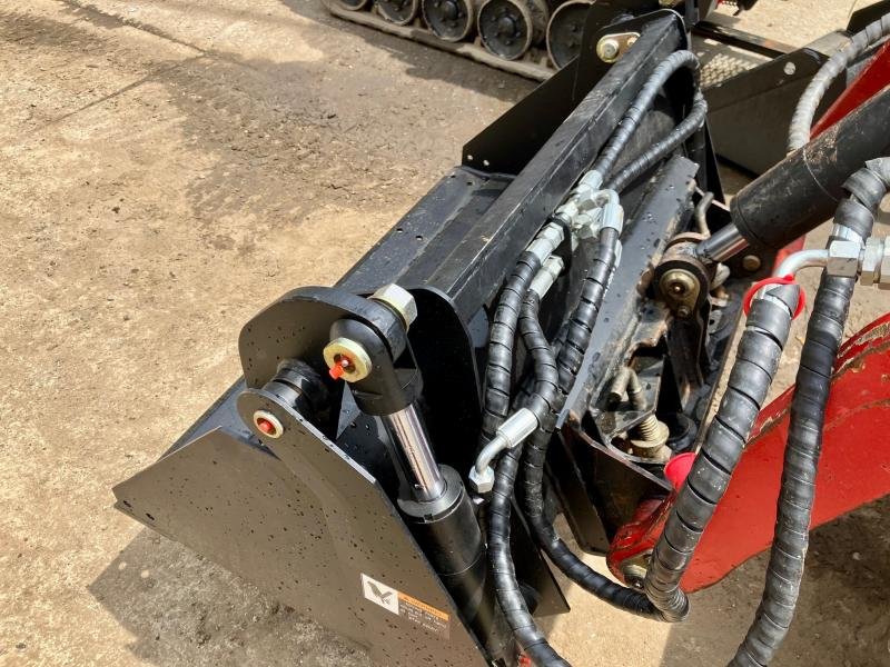 40 Dingo Mini Skid 4 in 1 Bucket