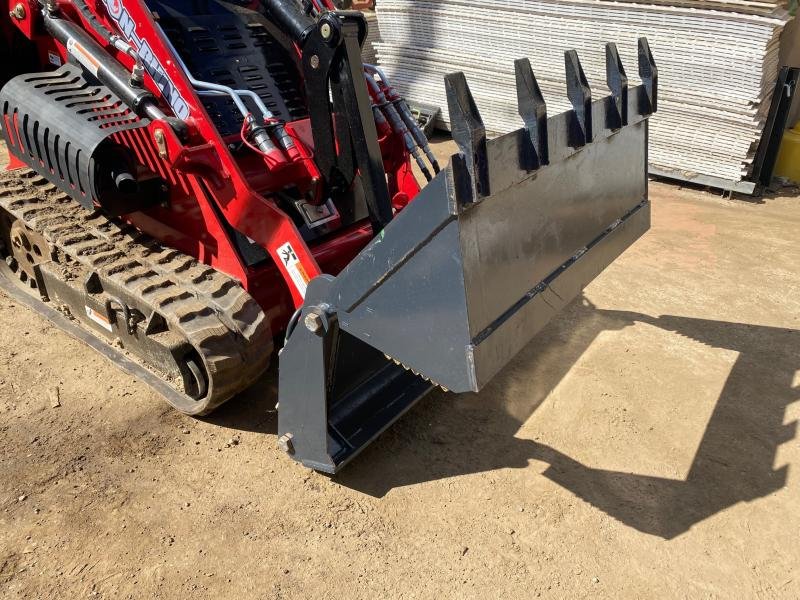 40 Dingo Mini Skid 4 in 1 Bucket with Teeth