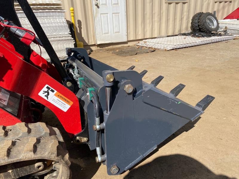 40 Dingo Mini Skid 4 in 1 Bucket with Teeth