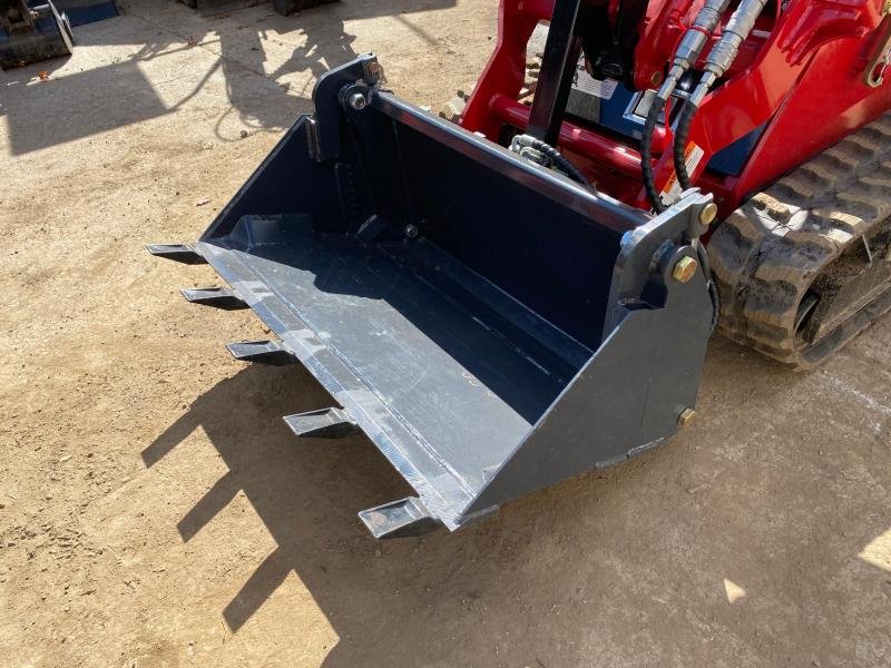 40 Dingo Mini Skid 4 in 1 Bucket with Teeth