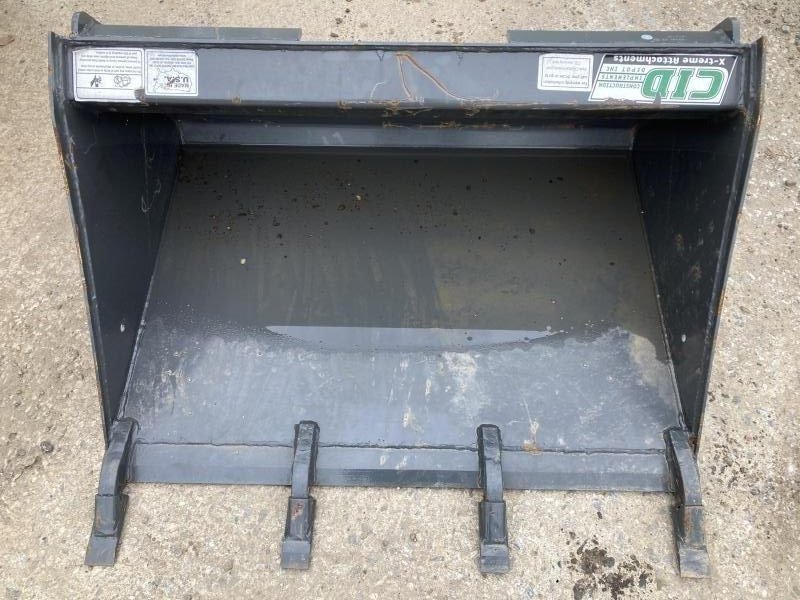 36" Low Profile Tooth Bucket