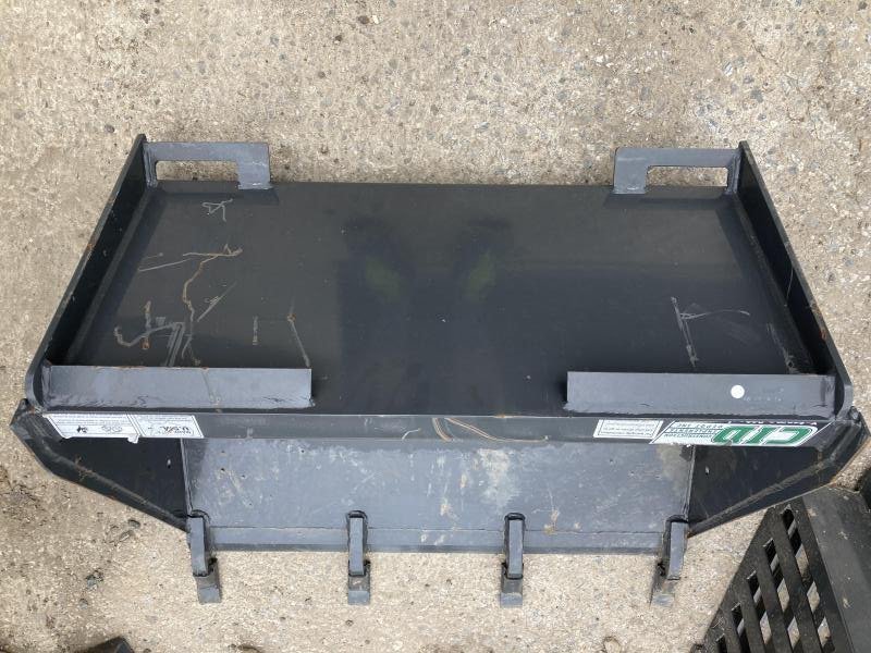36" Low Profile Tooth Bucket