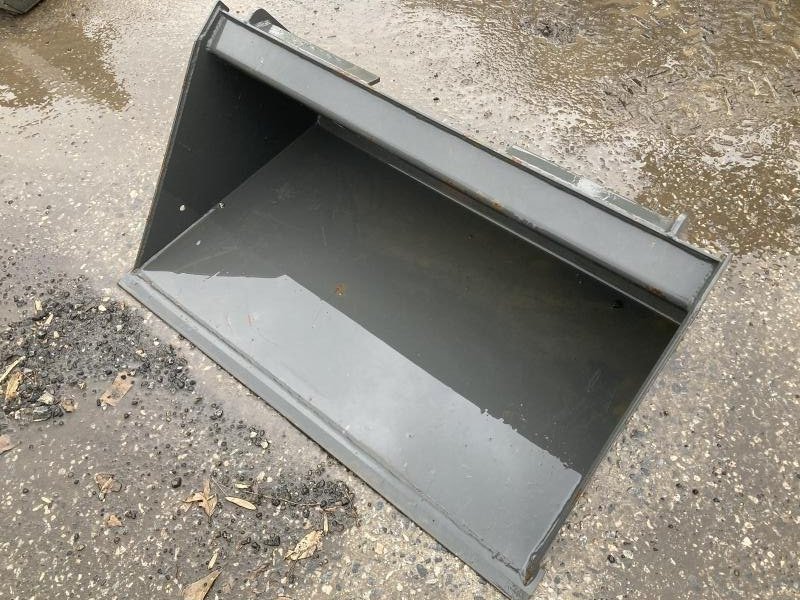 44" Low Profile Smooth Bucket