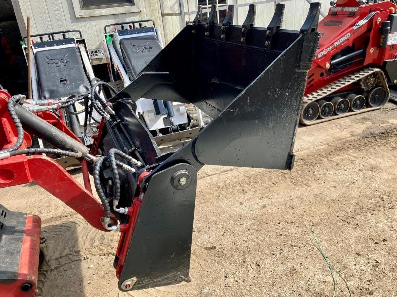 4IN1DINGO50 56 4in1 Bucket with Teeth