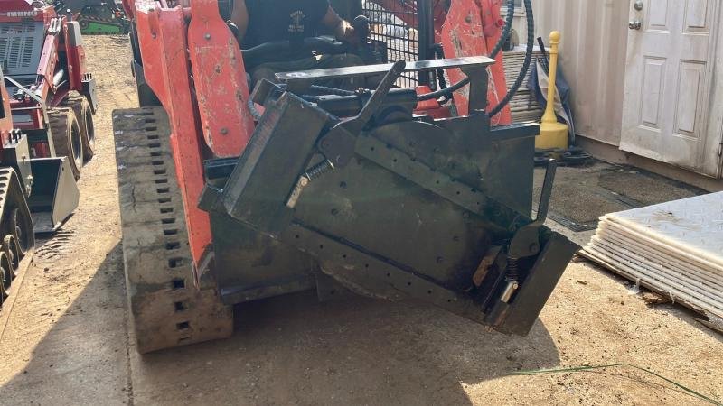 Hydraulic Rotating Skid Steer Attachment Plate