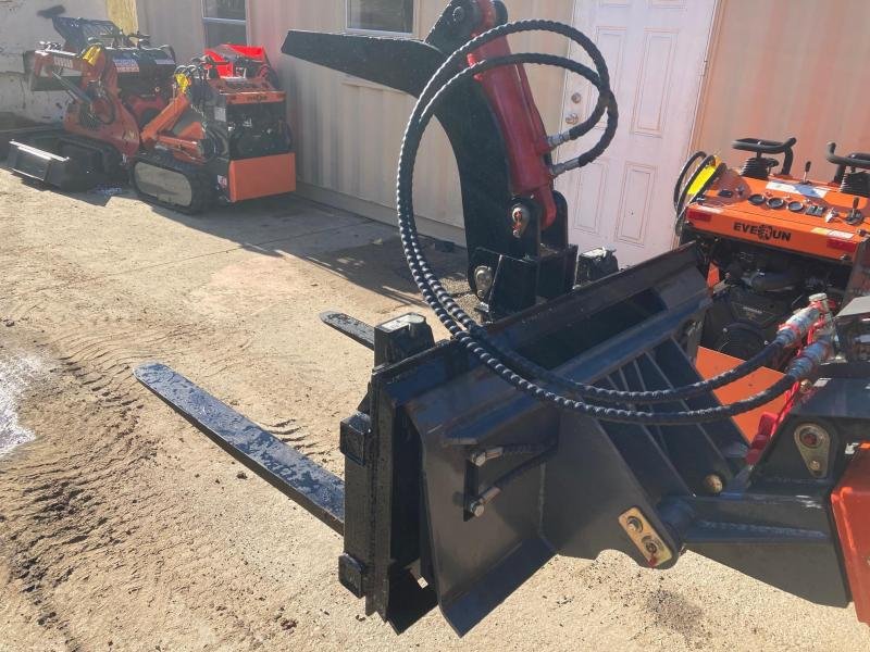 42" 4400 lbs. rated Grapple Fork