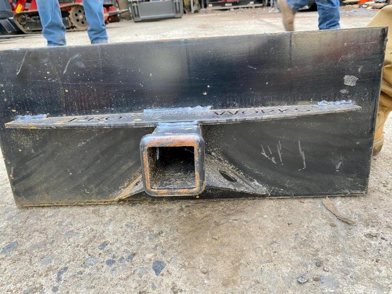 Dingo Hitch Plate
