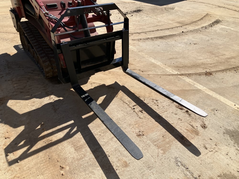48" 2200lbs rated Pallet Forks