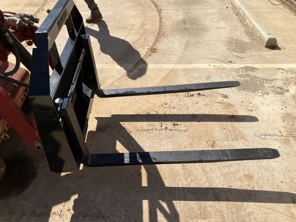 48" 2200lbs rated Pallet Forks