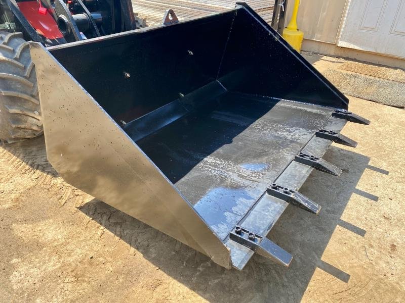 IR56LBBTOOTH 56 HD Long Bottom Bucket with Teeth
