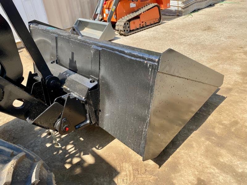 IR56LBBTOOTH 56 HD Long Bottom Bucket with Teeth