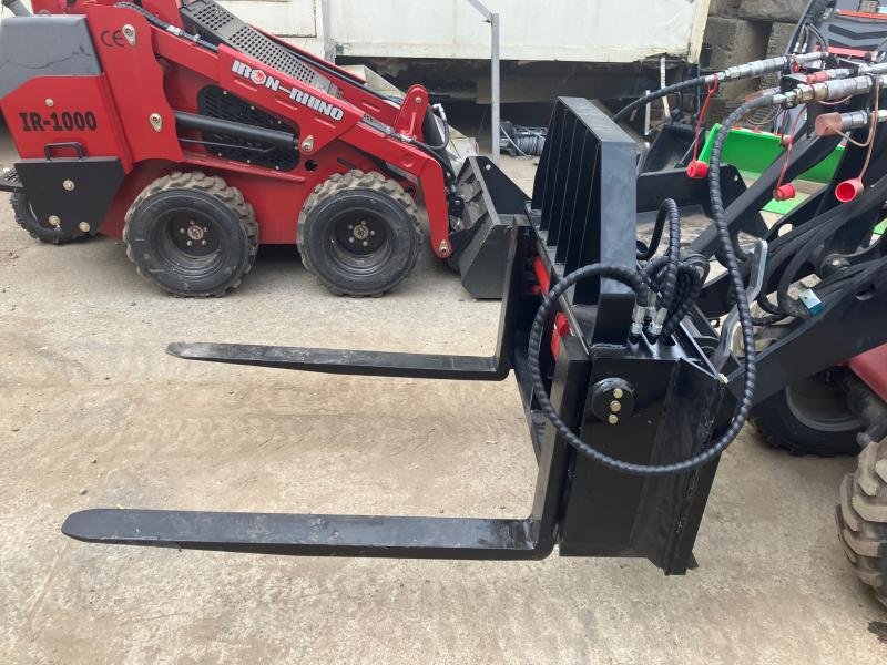 42" 4400 lbs rated Hydraulic Forks